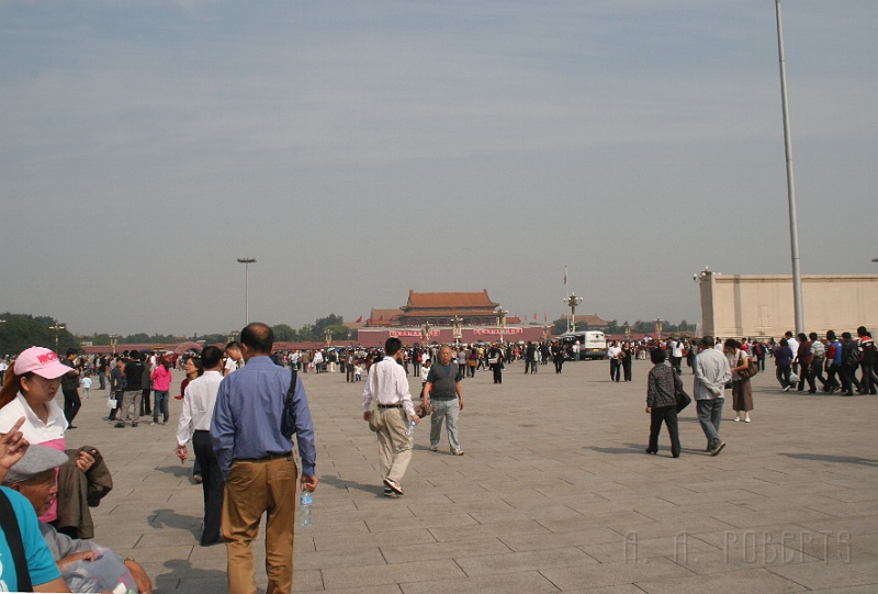ts1.jpg - Everything in China is really big.  Tiananmen Square (means Gate of Heavenly Peace) is the largest city square in the world.  It needs to be big.  There are a lot of people in China